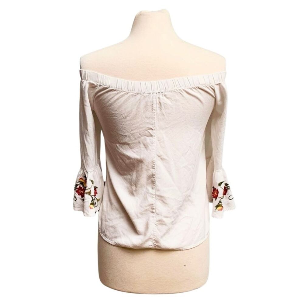 White Off the Shoulder Top - Picture 3 of 12